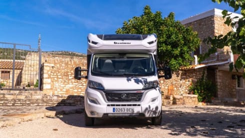 Mileo 263 – 5p Benimar semi-integrated uit 2024