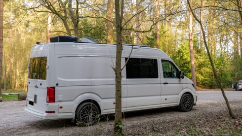Luna – Meet Luna - 3 berth luxury Campervan