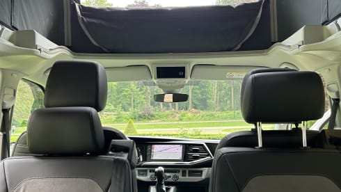 4p Volkswagen campervan uit 2020