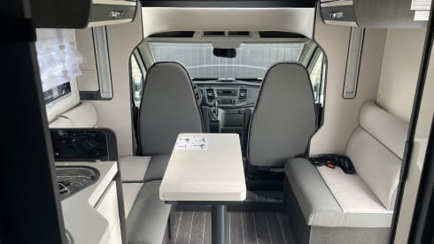 Feel Home on wheels – New and spacious Roller Team 2023 with central bed