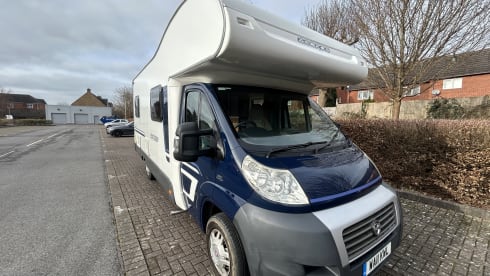Jeffy – Jeffy – Low-Mileage, Fully Stocked Motorhome, Sleeps 6 Including Insurance!