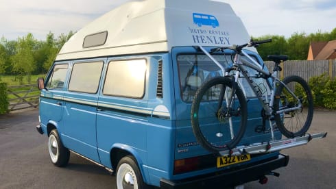 Retro Rentals Henley – 1984 Retro Volkswagen T25 - Little Betty Blue. (Newly Restored)