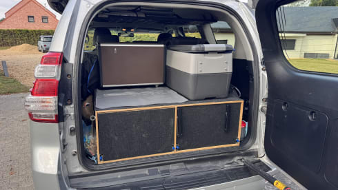 Toyota Landcruiser  – 4p Toyota landcruiser daktent uit 2016