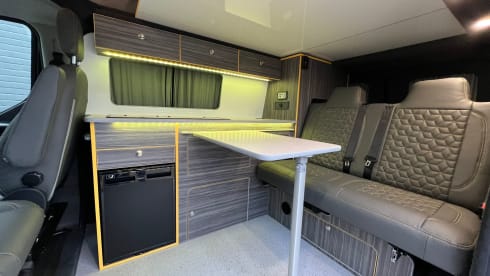 Bumble – Ford Transit Custom Petrol Plug-In Hybrid