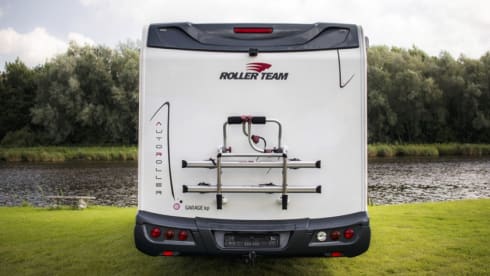 Beautiful stylish camper for 2+2 people