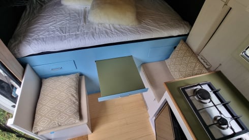 2p Peugeot bus from 2018