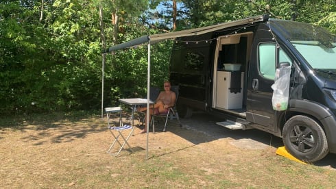 New Bus Camper Tourne Black edition (Peugeot Boxer) with all options