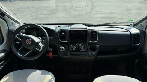 BB KING – Young Fiat Ducato (2 or 4 persons) with bicycle carrier