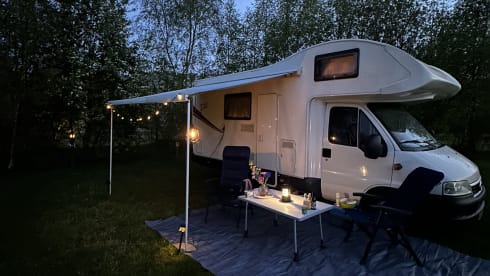 Fijne gezinscamper met 6 zit & slaapplaatsen.  – 6p Fiat alcove from 2004