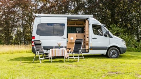 Bus de la Ville – 2p Mercedes campervan 