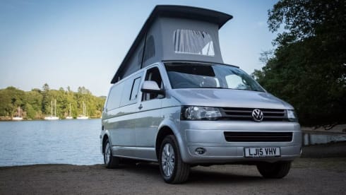 Silver VW Camper – Luxury VW Camper Lake Windermere