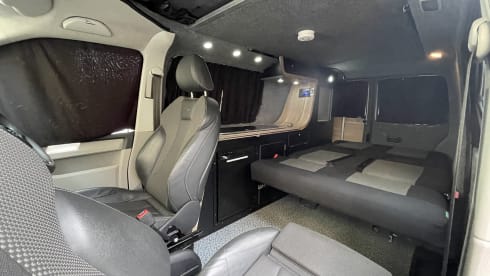 Jeeves – “Jeeves” 4 berth Volkswagen campervan from 2017