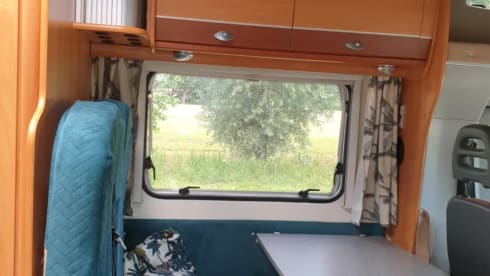 Homecar2 – Complete HomeCar2 gezinscamper met motorairco en zonnepaneel