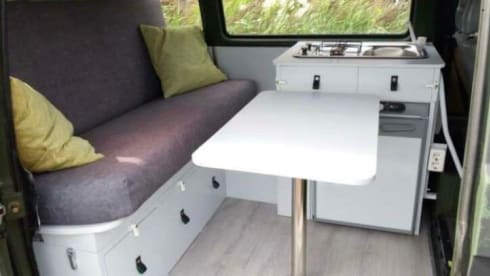 Campouflage  – 2p Volkswagen campervan from 1985