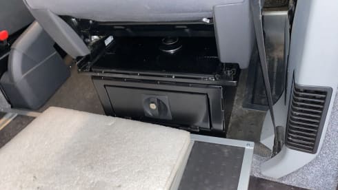 4-seater Volkswagen bus from 2013