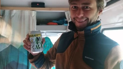 Hippiebus – Handmade really beautiful hippievan with solar panels