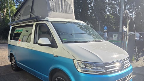 VW California – 2021 4-person Volkswagen campervan