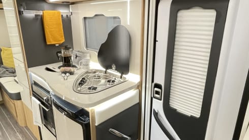 Astrid – Luxury 4-6 Berth Roller Team Auto-Roller 747 Manual - Fully Insured