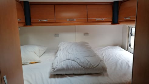 Beautiful spacious and complete family camper, fully equipped