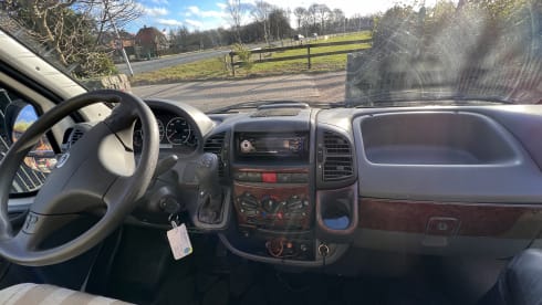 Compleet huisje op wielen! – Rapido Camper 2 person compact and complete!