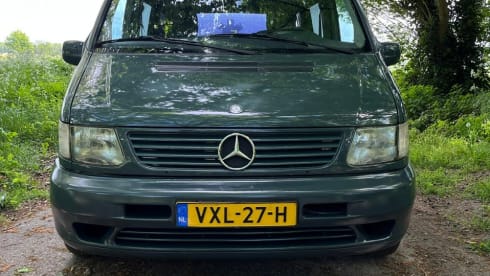 2p Mercedes-Benz campervan from 2001