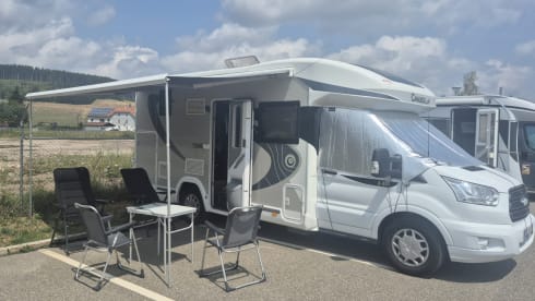 4 person Chausson Titanium 640 – Luxury, space & automatic camper