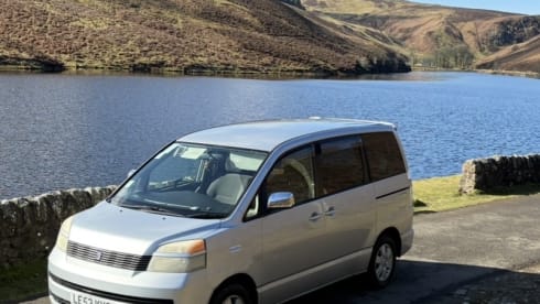Sitka – Toyota campervan met 2 slaapplaatsen uit 2005