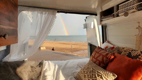 Mr Explorer – Unique 4 berth (2 adults/ 2 children) medium wheel base transit conversion