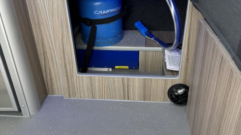 Dougie – Beautiful converted VW T5.1 Transporter 4 berth