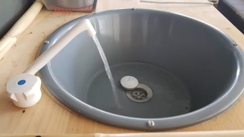 Tangerina 🍊 – Campervan Lisbon Surftrip 🏄‍♂️ Roadtrip 