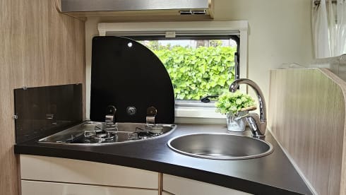 Leuke en gezellige camper – 5p Giottiline semi-integrated uit 2021