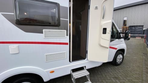 As new Sunlight T 60 semi-integrated from 2019