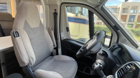 T338 Luxe Carado – 2025 (NEW)AUTOMATIC PREMIUM