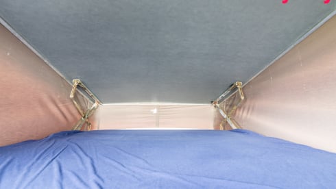 Foelie – 4p Volkswagen campervan uit 2002