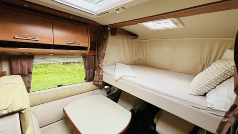 Reispaleis – Comfortable and stylish integrated 4p Carthago Chic C-Line II