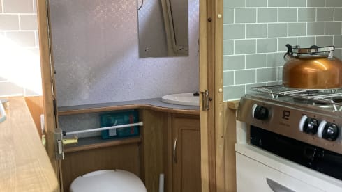 Evangeline – Refurb'd living area & washroom. Off grid option