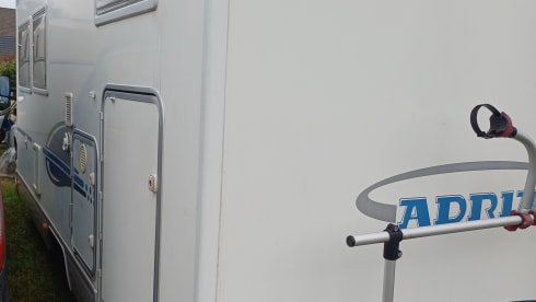 2p Adria Mobil semi-integrated from 2005