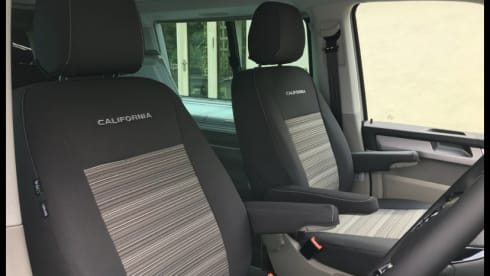 Gandalf the Grey – 4 berth Volkswagen campervan from 2017