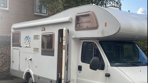 Sun traveller – Very neat and complete 6p Knaus alcove built in 2005 with air conditioning