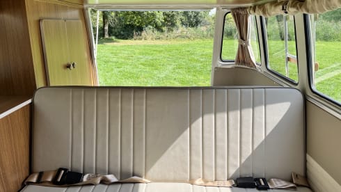 De Bus – 2p Volkswagen campervan from 1980