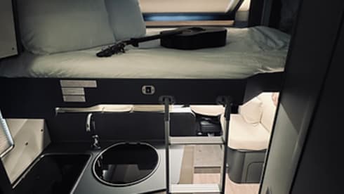 Bluff – Luxury 4 berth Laika Kosmo Motorhome / Camper - Brand New 2024 - Automatic
