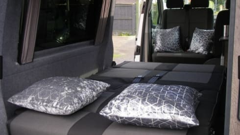 Panoramic  – 4 berth Volkswagen campervan from 2018