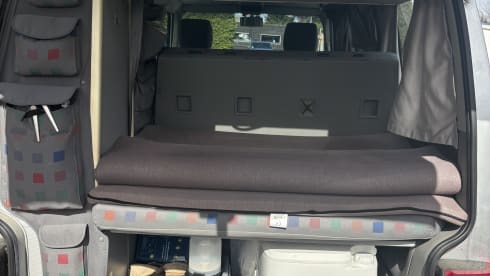 Harry  – 2002 4-seater Volkswagen California campervan