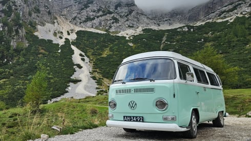 Ons Busje – Classic retro VW T2 vintage car with a modern twist (VW T2a/b from 1972)