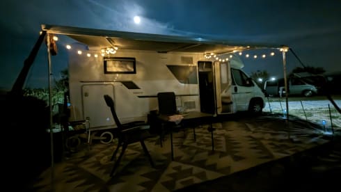 Hotelkamer op Wielen! – Hotel room on wheels! Very beautiful and luxurious Adria Matrix 5 p