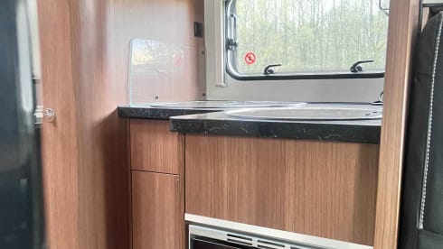 Breezer – Very complete and luxurious camper LMC 4 persons