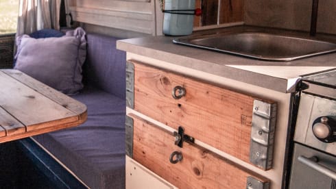 Pablo – Fire brigade bus & sturdy camper for your next adventure