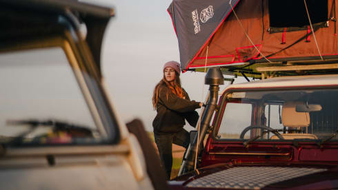 Cherry Belle – Land Rover Camper for Family Adventure