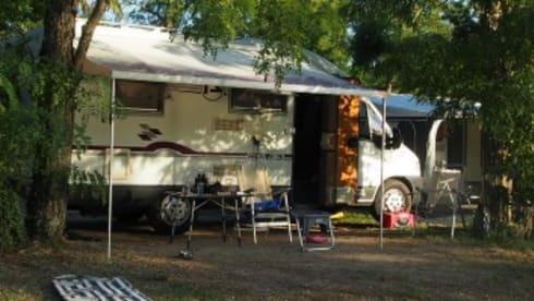 Camper voor uw perfecte vakantie – Ideal and complete camper for your perfect holiday