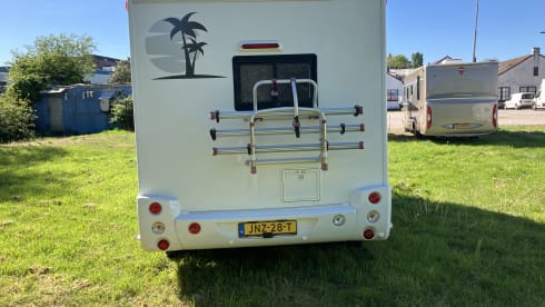 Dolfijn  – 4p Chausson semi-integrated uit 2014